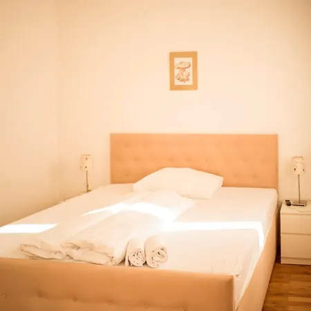 Dobersbergerhof Hotel *